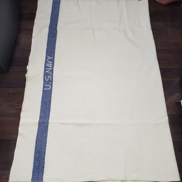 VINTAGE US NAVY Blanket WWII Wool Blanket Cream With Blue Stripe White Letters - Picture 2 of 8